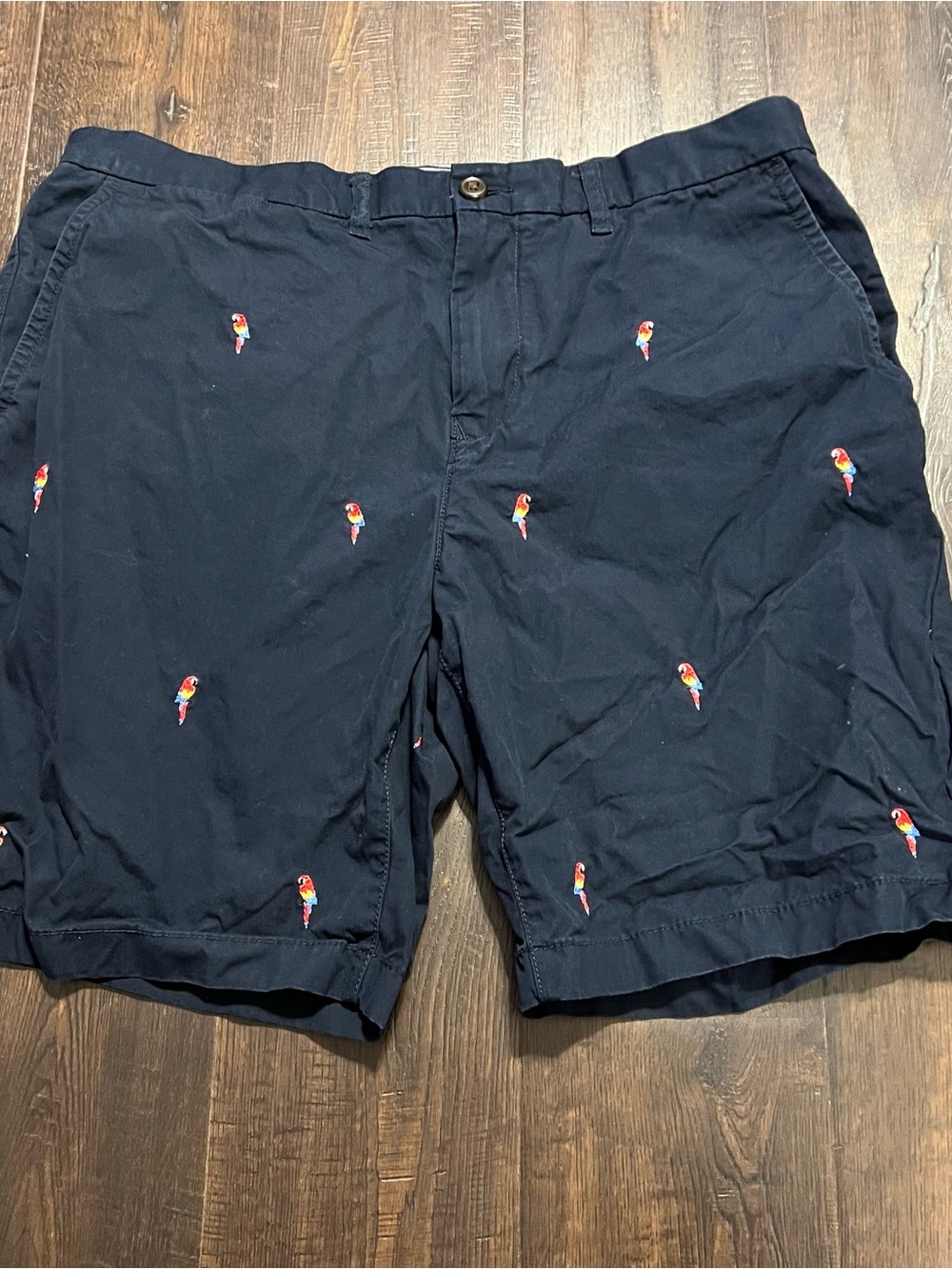Tommy Hilfiger Men's Size 36 Navy Blue Chino Shorts Parrot Embroidered Tropical